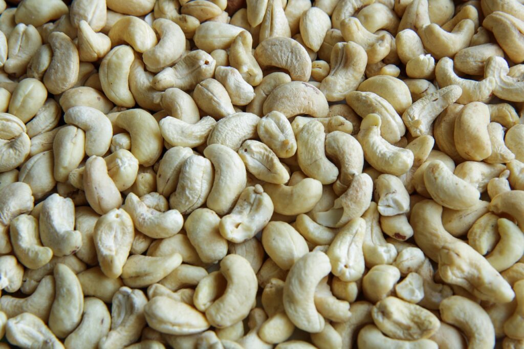 organic cashew nuts
